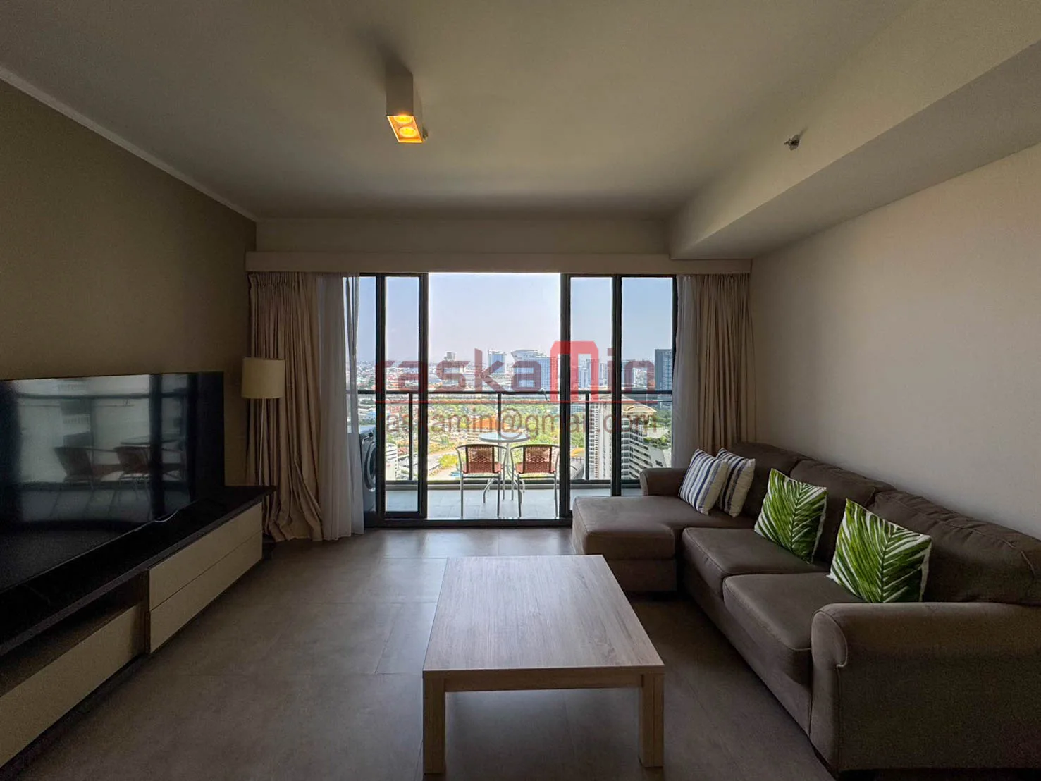 Zire Wongamat Condo for Sale – 1 Bedroom, High Floor, Sold with Tenant