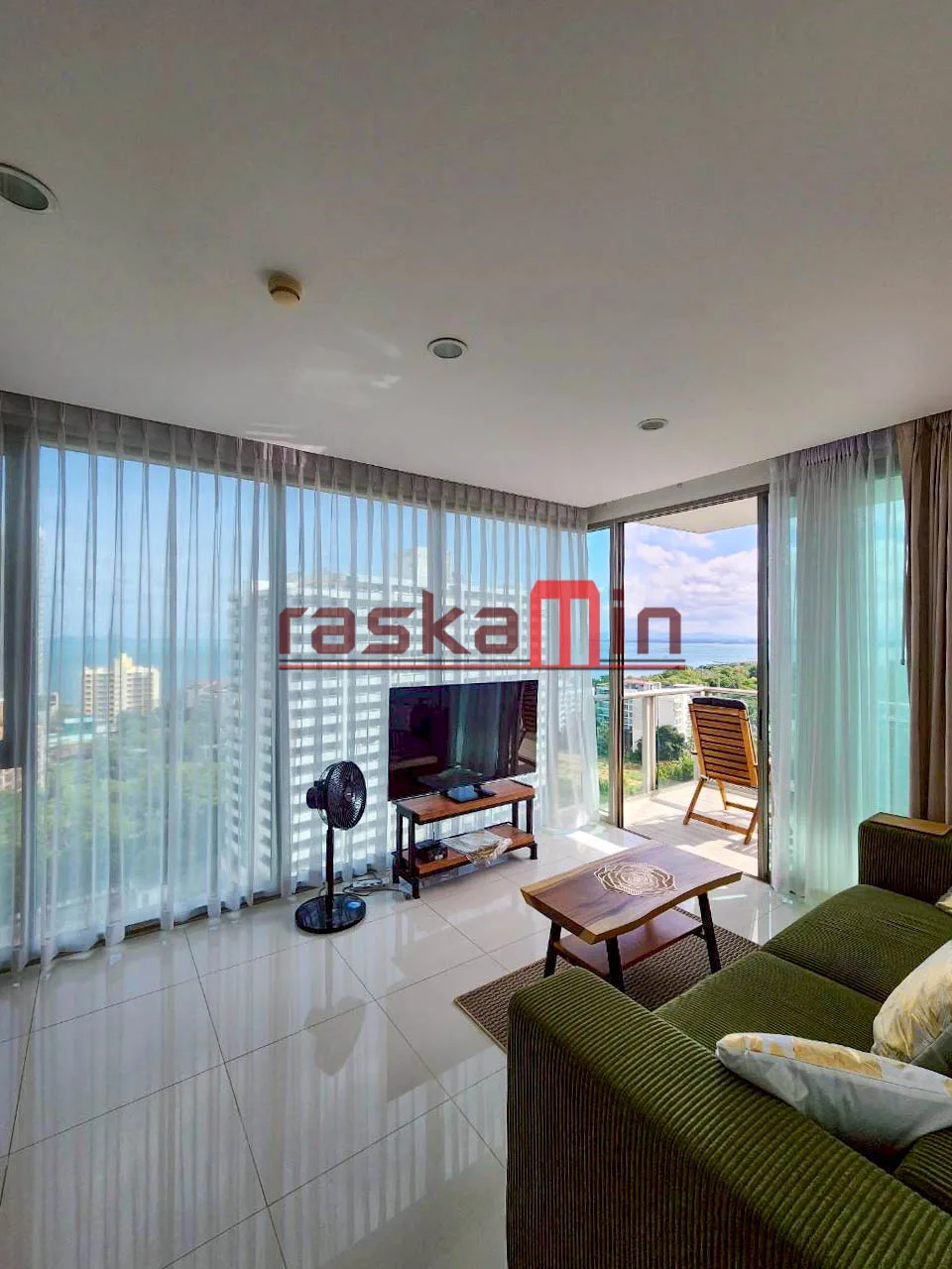 The Riviera Wongamat ( เดอะ ริเวียร่า วงศ์อมาตย์ )